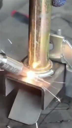 Welding small metal parts using handheld laser welding machine with precision and high efficiency