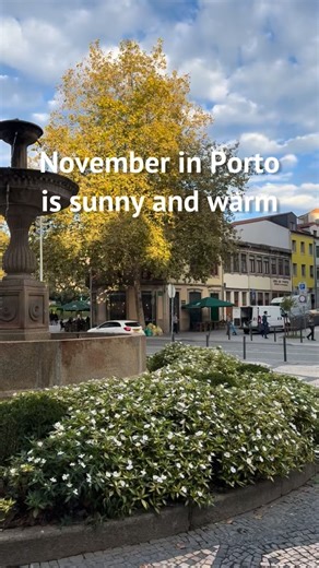 How is the weather in November in Porto? It can be everything. Lots of sun with 20 degrees, some grey sky or pouring rain. It is the time of the year where you always carry an umbrella with you while you don’t use it many days. But a sunny morning doesn’t mean a dry afternoon! #porto #portoliving #portoweather #movingtoporto #relocatingtoportugal #portorealestate | Daniel Ramos