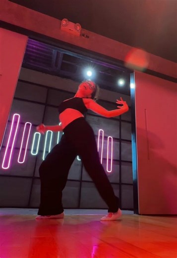 Little Miss by @GIRLSET 💕 kpop cover at 808 studio • will try to dance more this 2026 #littlemissgirlset #kpopdance #dancecover