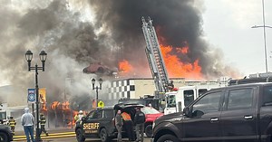 Bar fire in downtown New Plymouth closes US Hwy 30