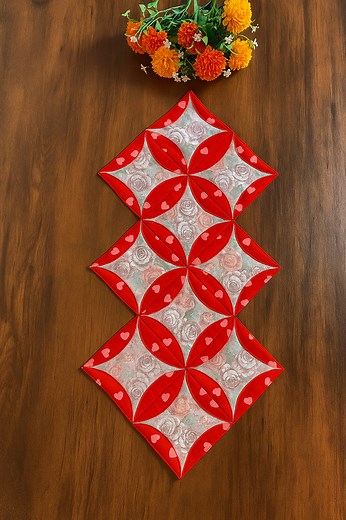 Cathedral Quilt Table Runner Tutorial #sewing #quilting #fblifestyle #craft | Indah Sewing