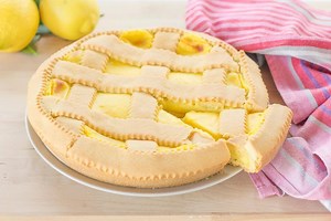 CROSTATA AL LIMONE 🍋 un dolce semplice e squisito, ripieno di una delicata crema al limone che conquisterà tutti ! :) RICETTA▶︎ https://www.fattoincasadabenedetta.it/ricetta/crostata-al-limone-di-benedetta | Fatto in casa da Benedetta