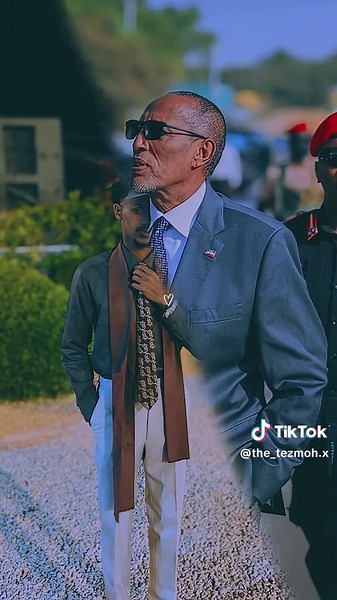 wxa wx laga xishodo ah in madaxweyneheni hore falkas xun lagula dhaqmo ololihi wey dhamaden raga nio ma Ahan wxs manta nin tan u so tagna dhidi badana u tagy uun ba qimaheda garanya goba nimo ayu qatey mudane mise bixi Abdi wan ka so horjeday ololihi lkn ma ma necbi muse wa halyey intasna wxba u noqon mayo isago qos laya ayu garonka ka dulay ladherenimo libaxu somalidu wxy ku mahmahda xiniyuhu ka kugu jira mahan waka lagula garab tagan yey lkn isagu wuxu cadeyay in uu yahay ka kugu jira ma baryi