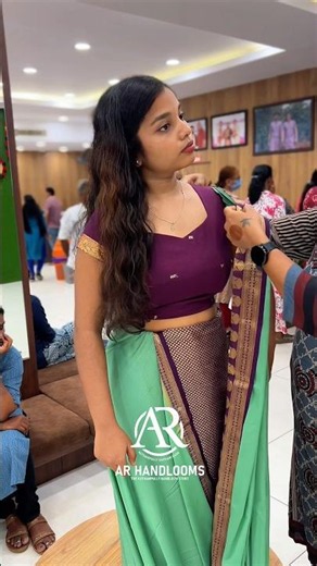 Beautiful Saree Draping 🌷💚