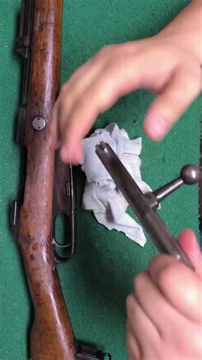 Gewehr 1888 zerlegt in Einzelteilen
