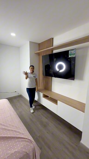✅✨Divino centro de entretenimiento, brindando funcionalidad y optimizando al máximo tus espacios. te encantará.❤️🔝.. 🗣️Escríbenos📲👩🏻‍💻🚛🚚🚛🚚 Envíos solo a la ciudad de Medellín | Hogar y Diseños muebles de tv escritorios cocinas carpintería