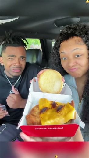 Cockroach prank 😂😂😂#funny #youtube #shortvideo #foryou #prank #funnyprank #funnyvideo