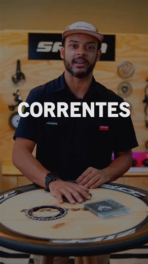 Proparts on Instagram: "Igão, Field Guide da Proparts, apresenta a corrente Flattop da SRAM. Essa corrente foi desenhada para deixar sua bike mais leve, mais suave nas trocas e mais durável. O perfil “plano por cima” reduz o ruído, melhora a vida útil e garante trocas consistentes mesmo sob carga. Se você quer extrair o máximo da transmissão, esse é o momento de fazer o upgrade. Esse modelo você encontra com os representantes da @_proparts. 🎥 @luminamidiaestudio #sram #byproparts"