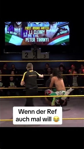 Wenn der Referee auch mal kämpfen will 😂 #berlin #wrestling