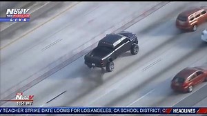 Suspect leads crazy police chase in Miami, Florida. Anybody else find it funny when it went past the gas station and he said that’s where I buy my gas 😂😂 (1:45) | I Support Law Enforcement Officers