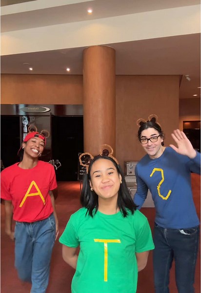 Adri & the chipmunks #halloween2024 #fyp @isabel.delacruz._
