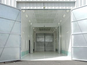Side Downdraft Truck Paint Booth - Spray Tech