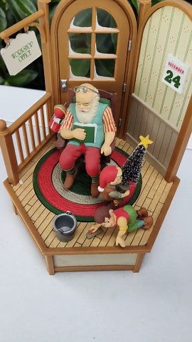 Vintage Enesco music Box - 1981 - Enesco - Musical We wish you a Merry Christmas - Santa North Pole workshop – Animated Holiday Collectible - Etsy Italia