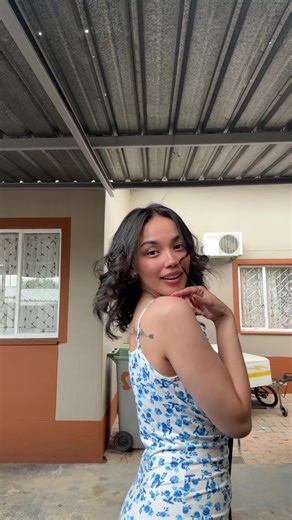 POV A Curly headed girly who straightened her hair