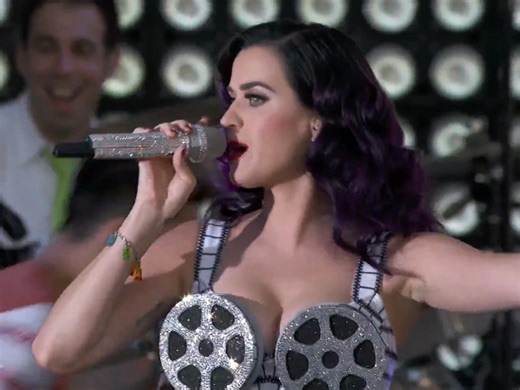 《Last Friday Night》（TGIF）-Katy Perry-稀有完整现场