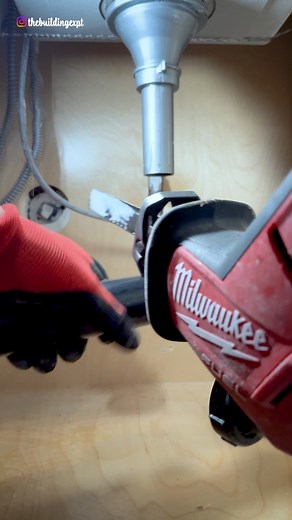 140K views · 450 reactions | Kitchen Drain: Fixing A Rookie Mistake #plumber #plumbing #kitchensink #kitchensinkdrain #KitchenDrain #plumbingtips #plumbinglife #plumbingtricks #construction | The Building Expert | Facebook