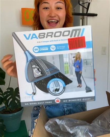 No more dustpans?! Buzzfeed producer Sakura (@cucumbrane) tries and reviews the viral broom, the Vabroom. | BuzzFeed Video