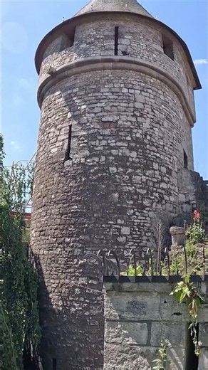 This Castle Looks Like Rapunzel’s Tower 😳🏰🇳🇱