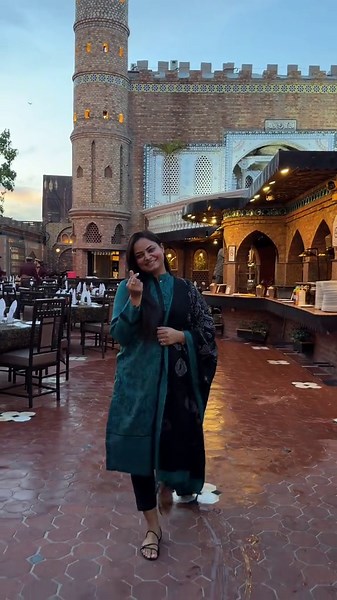 Un ko b hum se muhabat ho zaruri to nahi