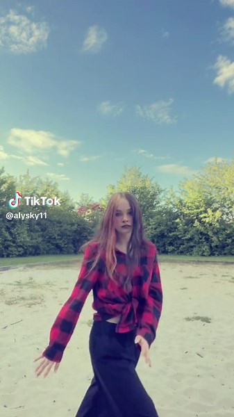 💸 (@alysky11)’s videos with LoveHate Thing (Sped Up Version) - Wale