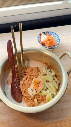 2 korean summer noodles, 1 bowl ☀️ bibimyeon, shortcut kongguksu #easyrecipes