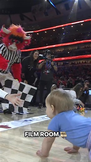 Chicago Bulls announcer Stacey King shares a hilarious story of Sadie studying film before her baby race win! 😂 | NBA