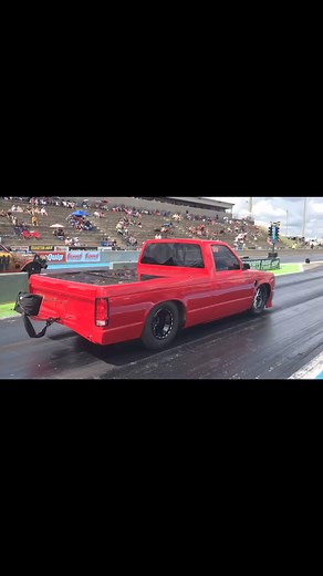 One of the baddest small tire S10 trucks to ever do it 🙌🏻🙌🏻 Via @innovativeracecraft @tbmbrakes @nlrseb @flntracing #s10 #sten #smalltiretruck #innovativeracecraft #duckxproductions #fabrication #nitrous #sendit #streetstyle #dragracing | Boosted Nation