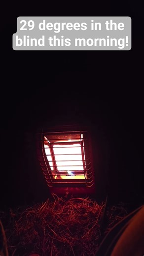 29 degrees in the alabama deer blind. #deerhunting #hunting #alabama #christmas #winter #whitetail