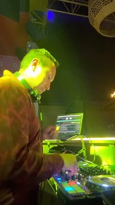 Si aprendes bien los fundamentos de DJ podrás improvisar y resolver cualquier mezcla sin depender de preparar el show durante muchas horas en casa 🏡 🎚️🔥 #dj #djlife #djset @djestebanperez.ec | Harmony DJ Academy