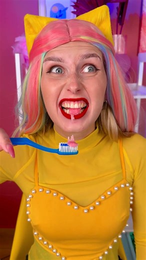 CANDY TOOTHPASTE PRANK! 🍬😂