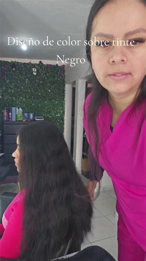 Diseño de Color sobre Tinte Negro para Balayage