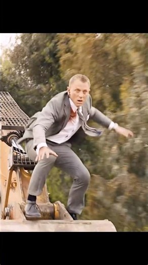 She Shot 007 by Mistake 😱🚂 | Skyfall (2012) Train Scene Breakdown