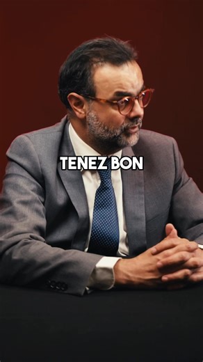 Rupture conventionnelle : ne signez pas sous la menace ! Imaginez un matin où vous arrivez au travail, et on vous convoque sans prévenir. Dans un bureau fermé, on vous annonce que l’entreprise va se séparer de vous. « Vous avez deux options : être licencié sans préavis ni indemnités, ou signer un accord amiable, non négociable. » Cette situation est choquante, et rapidement vous êtes mis sous pression pour accepter une transaction inacceptable. Ne soyez pas dupe : si votre employeur vous propose