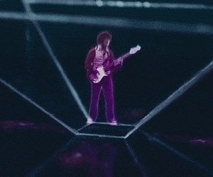 Turn Cell Phone and Tablet in 3D Hologram