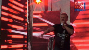 17K views · 94 reactions | Pierwszy plener w 2021 roku Janki, Wianki.Pionki Zespół D-Bomb powstał w 1996 roku w Warszawie, a zadebiutował w roku 1997. Jego założycielami i pierwszymi liderami byli bracia Bartosz i Jarosław Padyaskowie..Od 2007 roku jedynym stałym członkiem, wokalistą i liderem zespołu jest Bartosz Padyasek D-BombBartek Padyasek D-bomb - Zielony Kapelusz | Disco Live Music Channel | Facebook