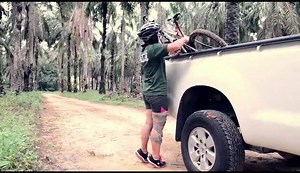 356K views · 1.1K reactions | Ossur UnloaderOne knee brace is clinically proven to help patients with osteoarthritis. It reduces need for medications, increases mobility and promotes a healthier active life-style. For more enquiries, please call us at 6397 7190 | Össur | Facebook