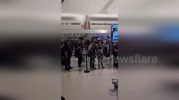 US: TSA Lines Stretch For Hours At George Bush Intercontinental Airport