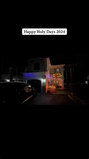 Betsy n (@betsyusa)’s videos with Christmas Medley fun EDM 2 - gooooodee_jay