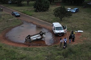 Suspected drunk reverend pushes driver off bridge | The Citizen