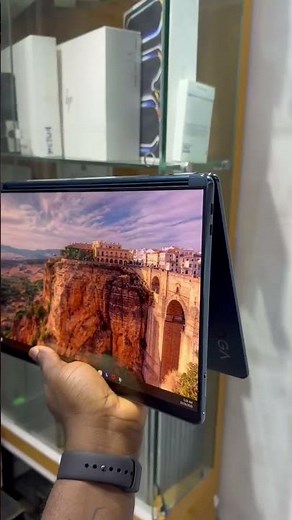 LENOVO YOGA BOOK 9i 512GB SSD 16GB RAM INTEL CORE I7 13TH GEN 4K TOUCHSCREEN DUAL SCREEN