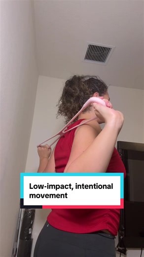 I didn’t realize how much my posture affected how my body felt until I added this simple posture routine into my day. Such an easy self-care habit if you sit a lot or want more mindful movement. Posture routine Upper body mobility At home posture exercises Self care movement Figure 8 resistance band Low impact workout Daily posture reset Shoulder opening routine Wellness girl routine TikTok Shop fitness finds #KeepFitness #tiktokmademebuyit #homefitness #wellnessroutine #tiktokshopcreatorpicks