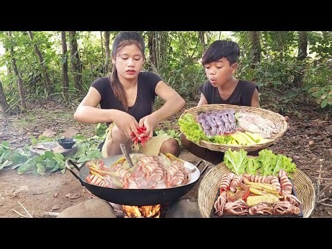 Grilling Giant Octopus & Eating with Spicy Sauce | Wild Forest Cooking Adventure 🌶️🐙