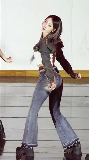 신비한 청바지 Mysterious Jeans "Pop your Ongdong" #VIVIZ #SINB #MANIAC #비비지 #신비 #매니악