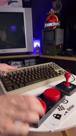 8BitDo Retro Mechanical Keyboard - C64 Edition