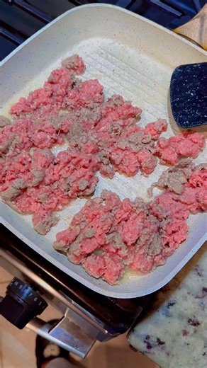 Amber Jackson on Instagram: "Our 9 year old voted and got his wish. Spaghetti is a favorite easy cheap dish 🤤🍝 #cookwithme #easycooking #cheapcooking #largefamily #dinnertime #dinnerideas #easyrecipe"