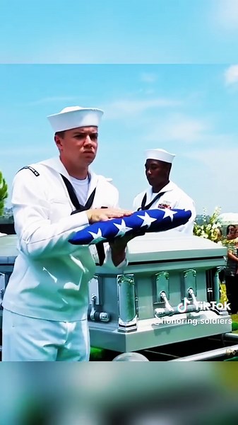 Honoring soldiers.US (@honoring.soldiers) - Honoring Fallen Soldiers: A Tribute to Their Sacrifice