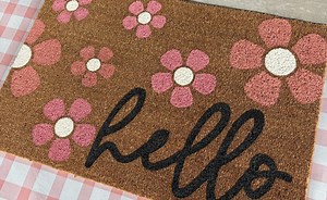 Customize your front door mat! Here’s the hand-painted tutorial