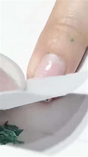 💅 Say goodbye to soaking and scraping!Our Magic Nail Polish Remover makes gel removal quick, easy & damage-free. Just apply, wait, and wipe – like magic! ✨💖Now at Best Nails Supply🚚 Free AUS shipping over $600*📍 2/175 Hume Hwy, Cabramatta NSW📞 0411 886 618 | 02 9726 6660🛒 bestnailsupply.com.au | Best nail supply