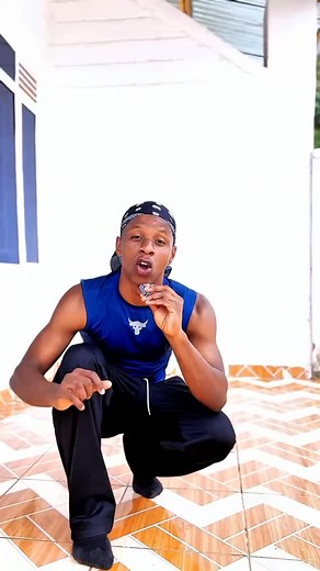 2.4K views · 161 reactions | HANDSTAND TUTORIAL  follow me for more | Arsene Chef | Facebook