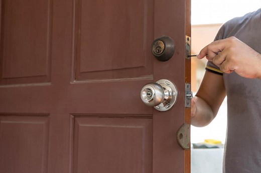 No Key, No Lock? How to Keep Your Doors Locked - HomelyVille
